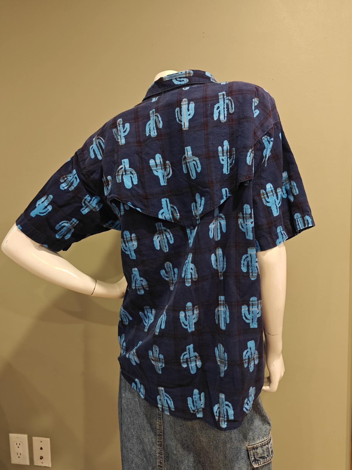 Vintage Women’s Large Western Rocky Mountain Clothing Cactus Print Plaid Shirt
