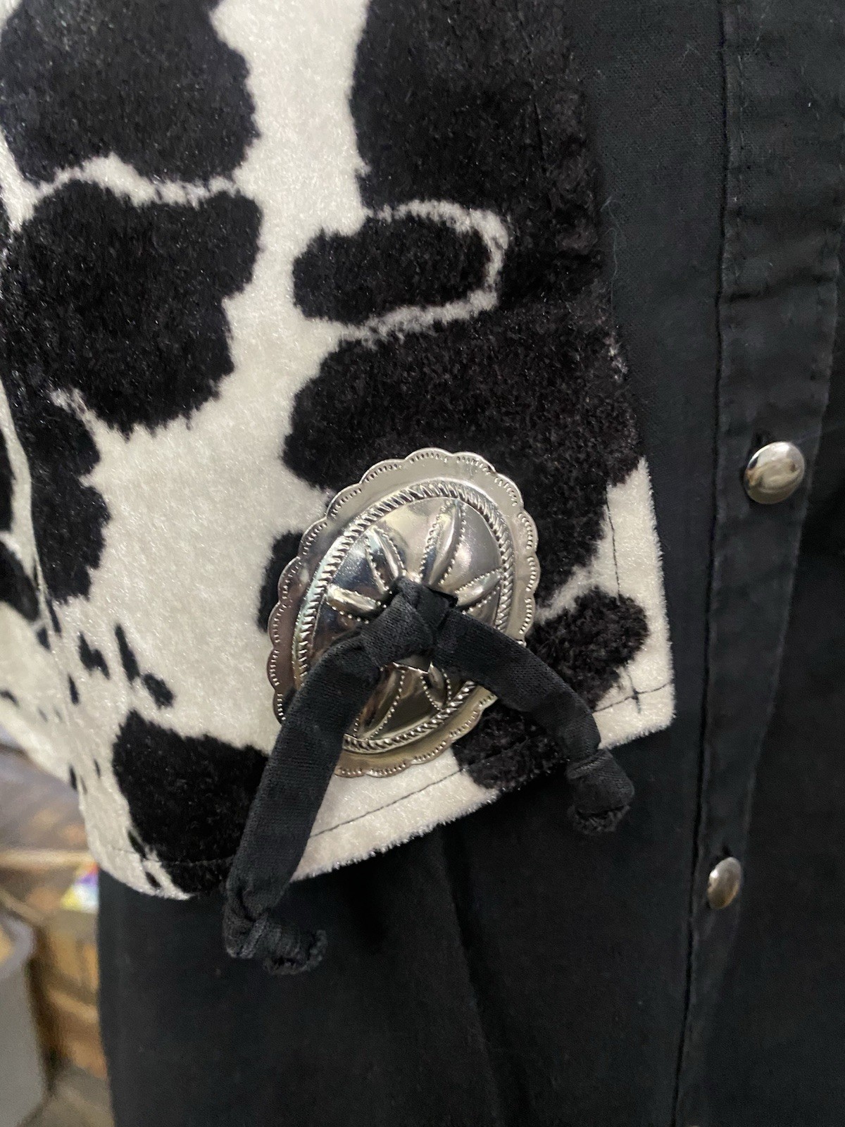 Vintage Sas’sa Womens Western Button Up Shirt Cowhide & Black Rodeo Size Medium