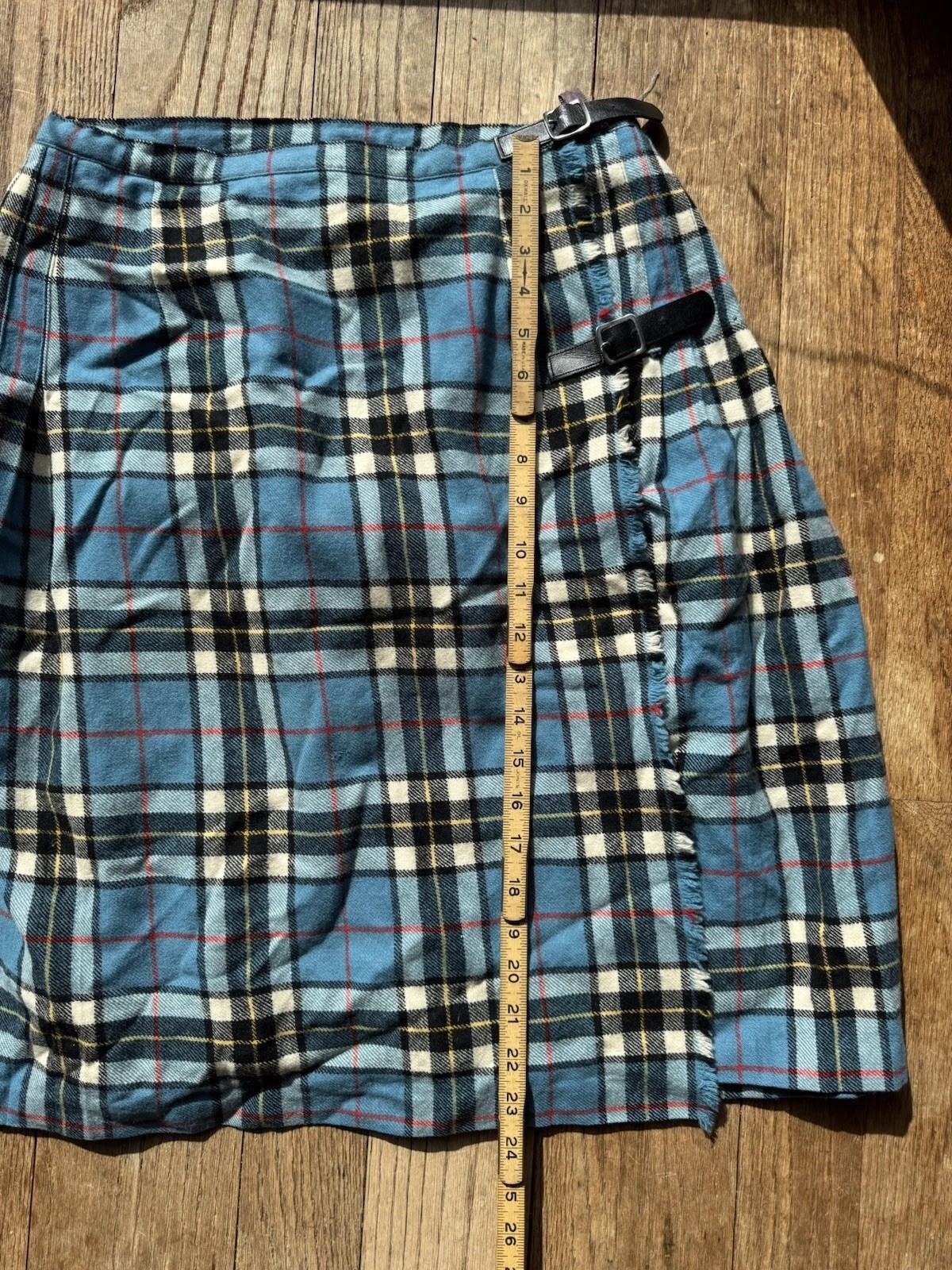 1960’s Archie Brown and Son Periwinkle Blue Wool Tartan Skirt Size 28″ Waist