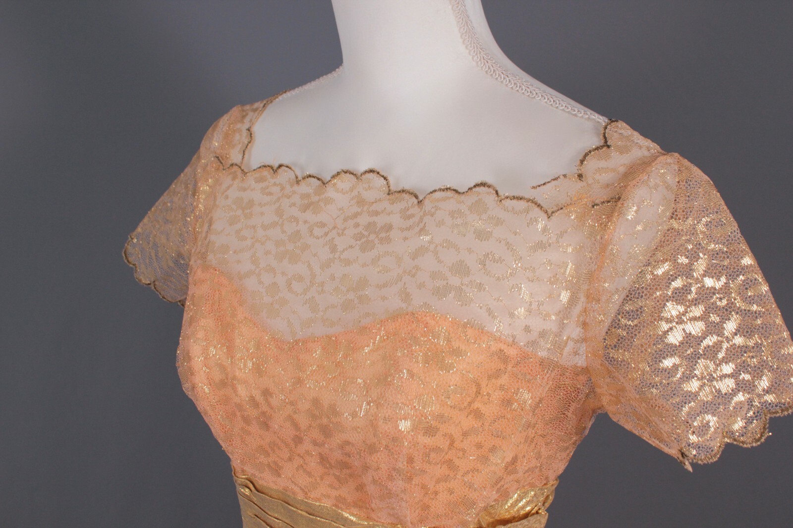 VTG Women’s 50s Beige & Gold Formal Dress Sz S Lace & Tulle Aldens