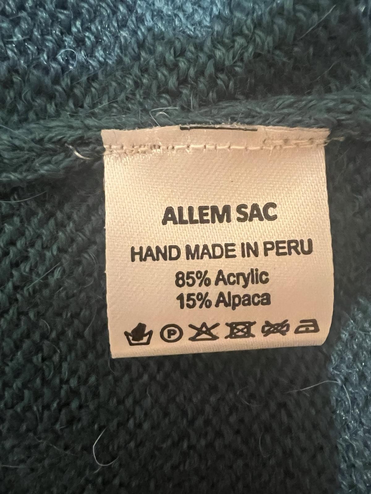 Vintage Alpaca Pullover Sweater – Made in Peru – Size L – Unisex