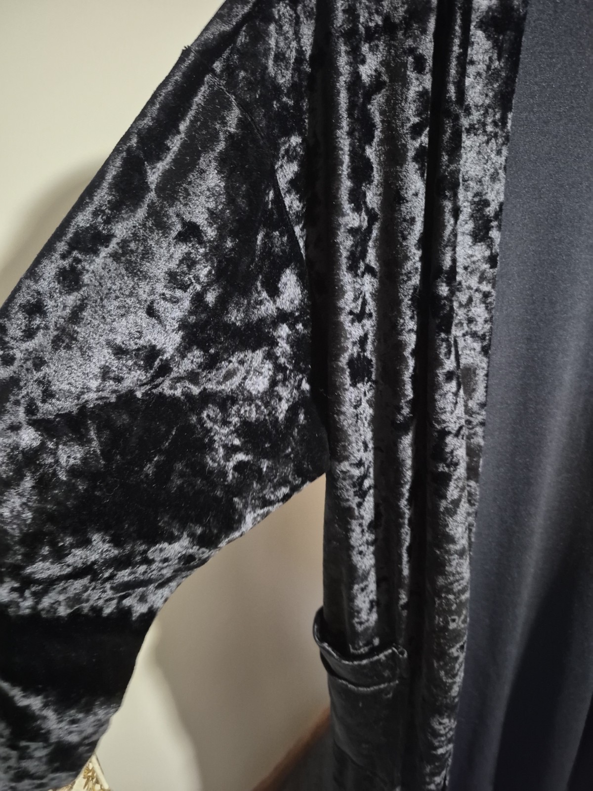 Jasmine Rose Black Velvet Style Robe Size Small