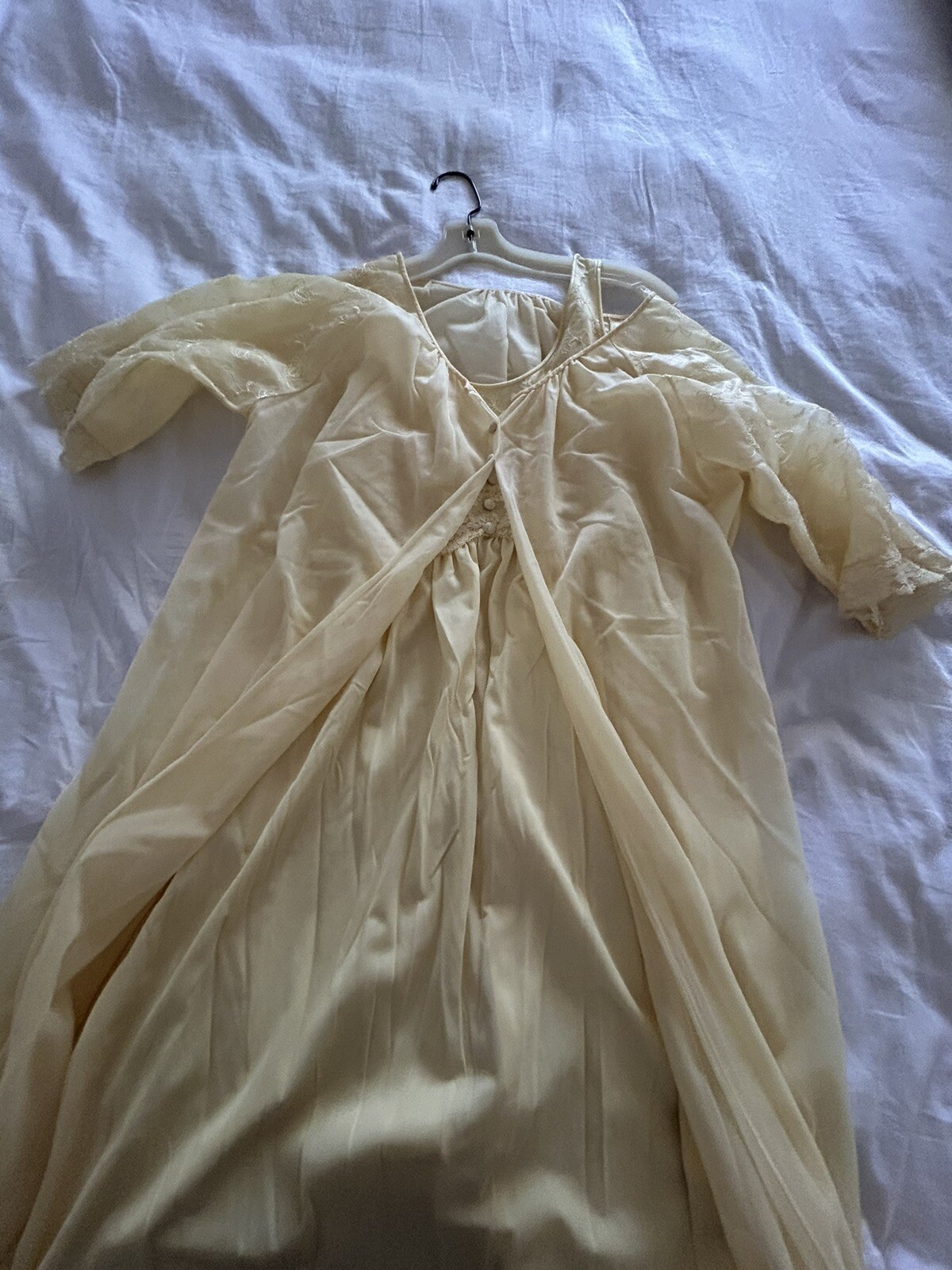 VINTAGE VANITY FAIR LIGHT YELLOW CHIFFON NYLON LACE NIGHTGOWN & ROBE SIZE 32