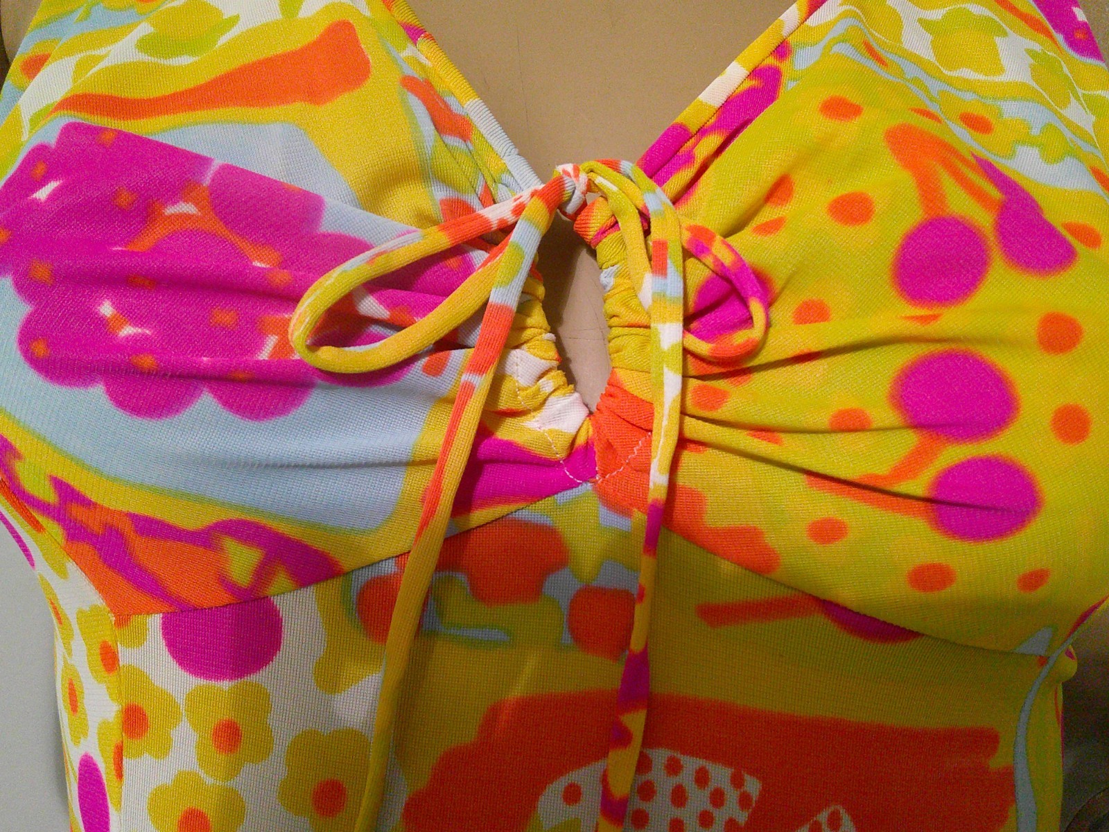 Vtg 60’s MOD Formfit Rogers Silky Slinky Nylon Keyhole Nightgown POP ART Print S