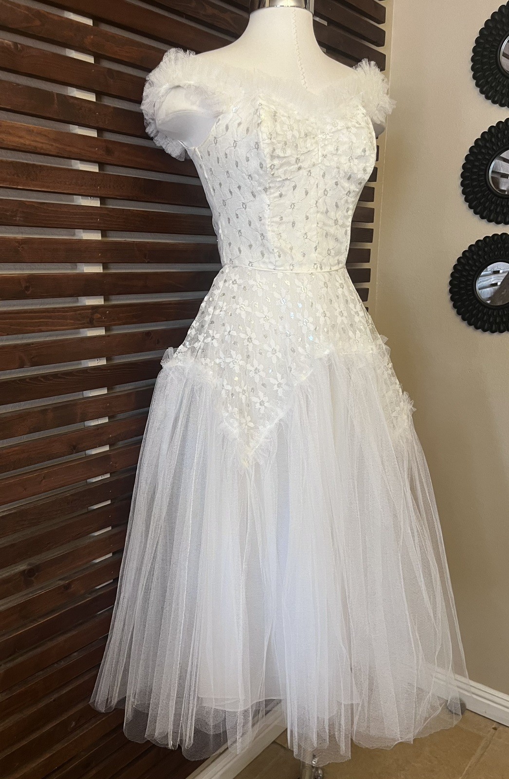 1950s Vintage White & Metallic Silver Tulle Layered Prom Wedding Dress Gown