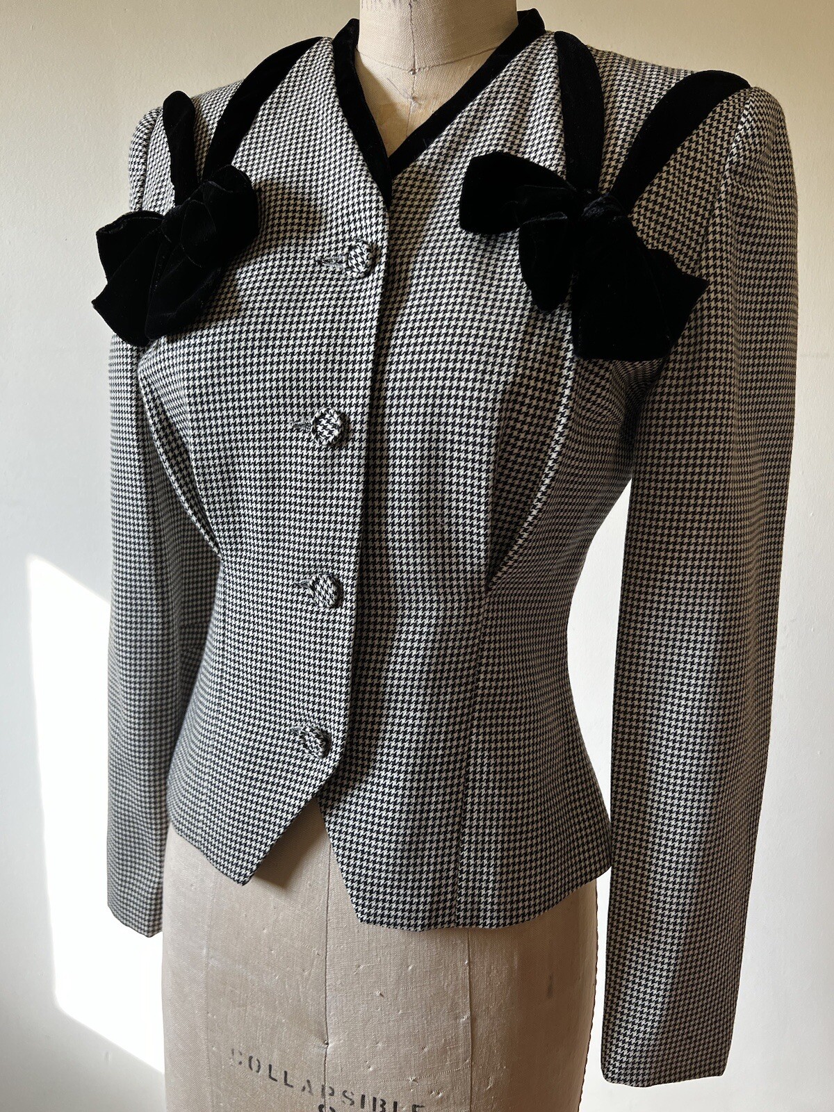 Vintage Norma Kamali 80’s Women’s Jacket Blazer Black White Houndstooth Velvet