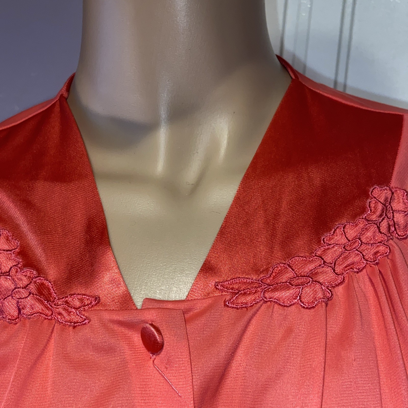 VANITY FAIR Ladies Hot Pink Nylon Satiny Embroidered Top Accent 2-Pc Pajamas M