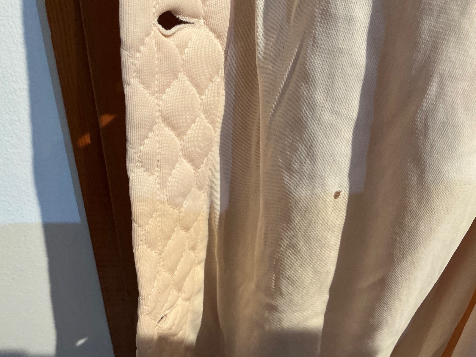 Vintage Quilted Lounging Robe Pajamas Buttons Embroidered MODERN size 10–GOOD