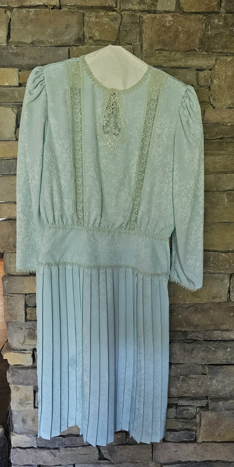 VTG 80’s Midi Dress, “in The Mood” Sz 10 MINT Gr Pleated Satiny w/lace. *Spots *