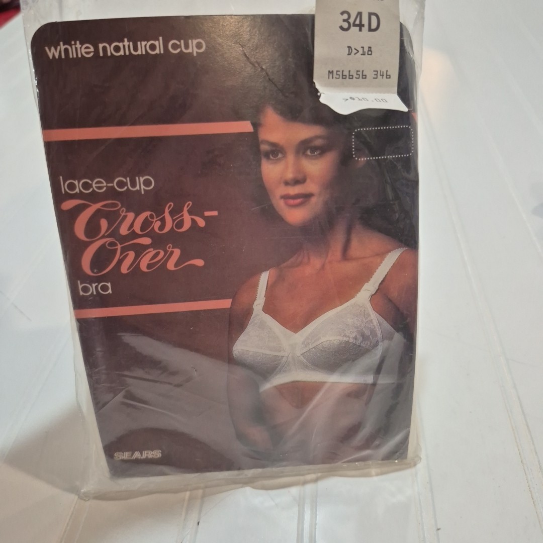 VTG 34D White Lace Bra Sears Cross Over Natural Cup – NOS – Classy, Retro design