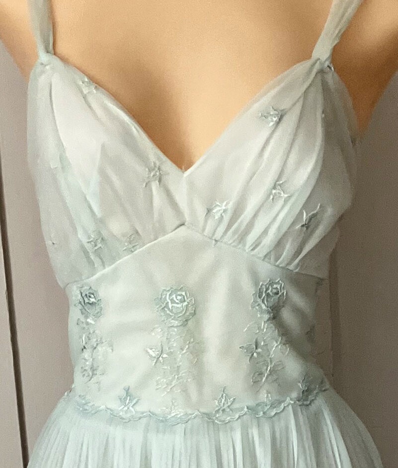 Vintage Sheer Chiffon Nylon Negligee -Schiffli Embroidery – Pale Sea Foam Green