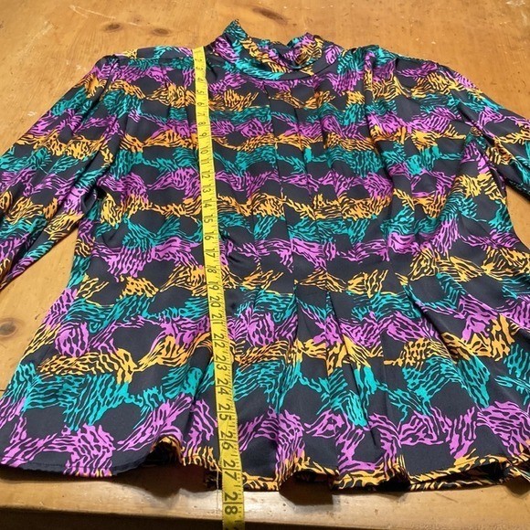 Lloyd Williams 100% Silk Blouse Vintage Abstract Animal Print Mock Neck Festival
