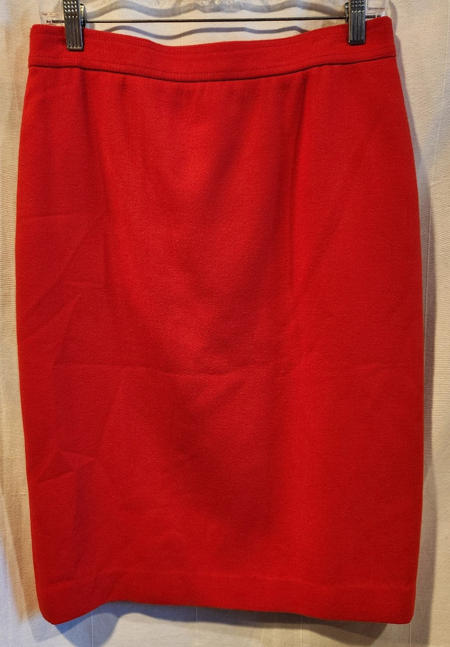 VTG. LOUIS FERAUD RED SKIRT 100% PURE NEW WOOL MADE IN W. GERMAN SIZE 10