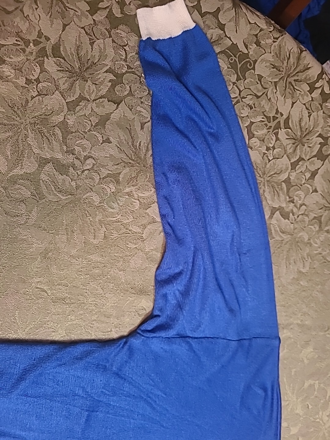 100% Acrylic Gladys Bagley sweater Large Cardigan Long Sleeve Blue Vintage