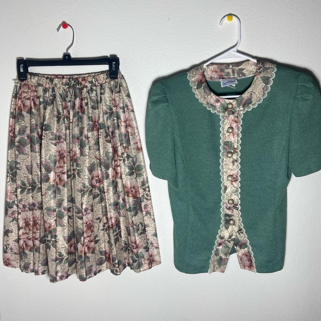 Vintage 1980’s Good Times Brand Skirt Suit Size 6P Excellent Condition