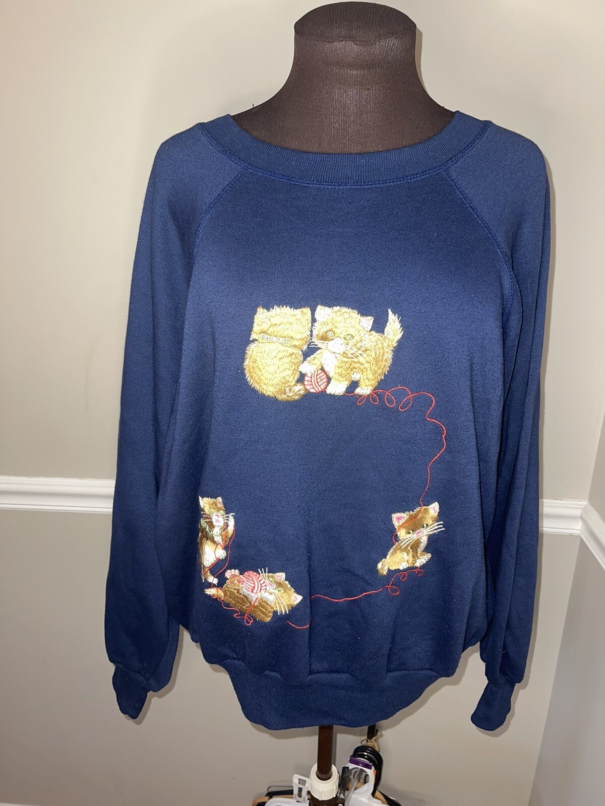 Cyn Les Shirlee Vintage Cat Sweatshirt Embroidered Size Large 1970’s