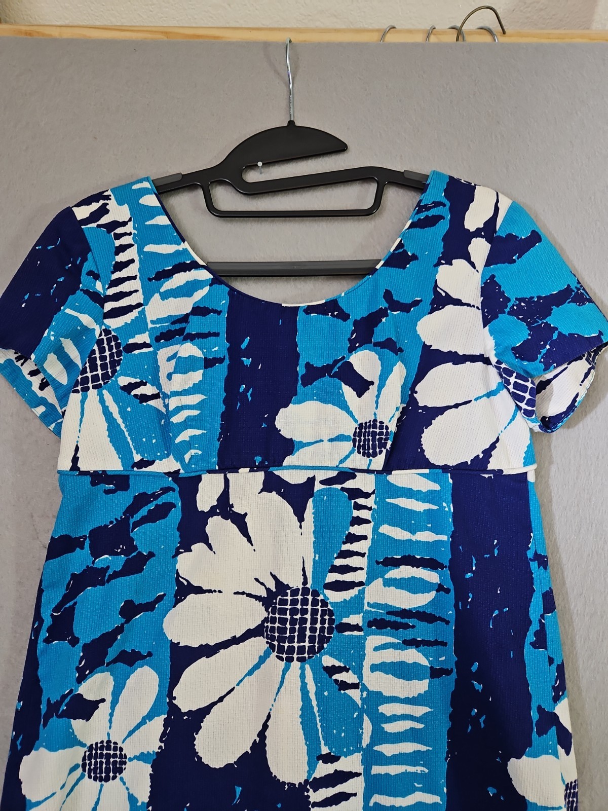 Waltah Clarke’s Hawaiian Ladies Maxi Dress Blue White Floral 16″ Across Bodice