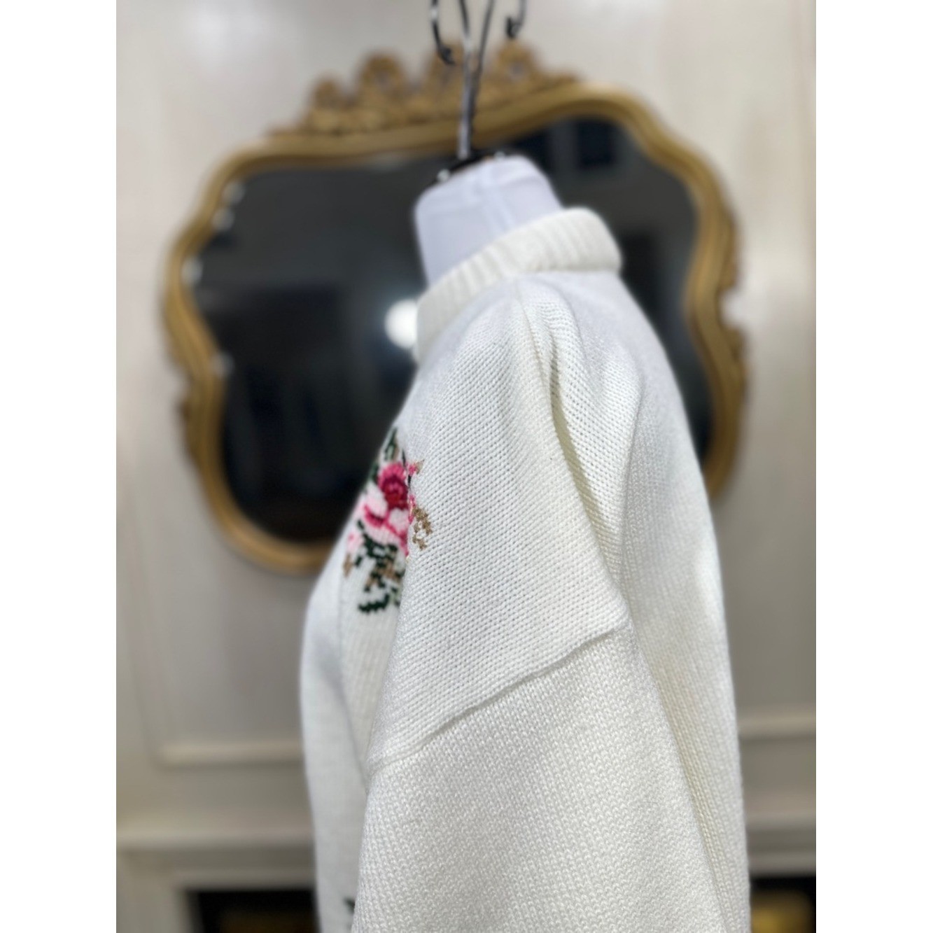 Vintage Floral Knit Sweater XL White Pink Roses Cottagecore Coquette