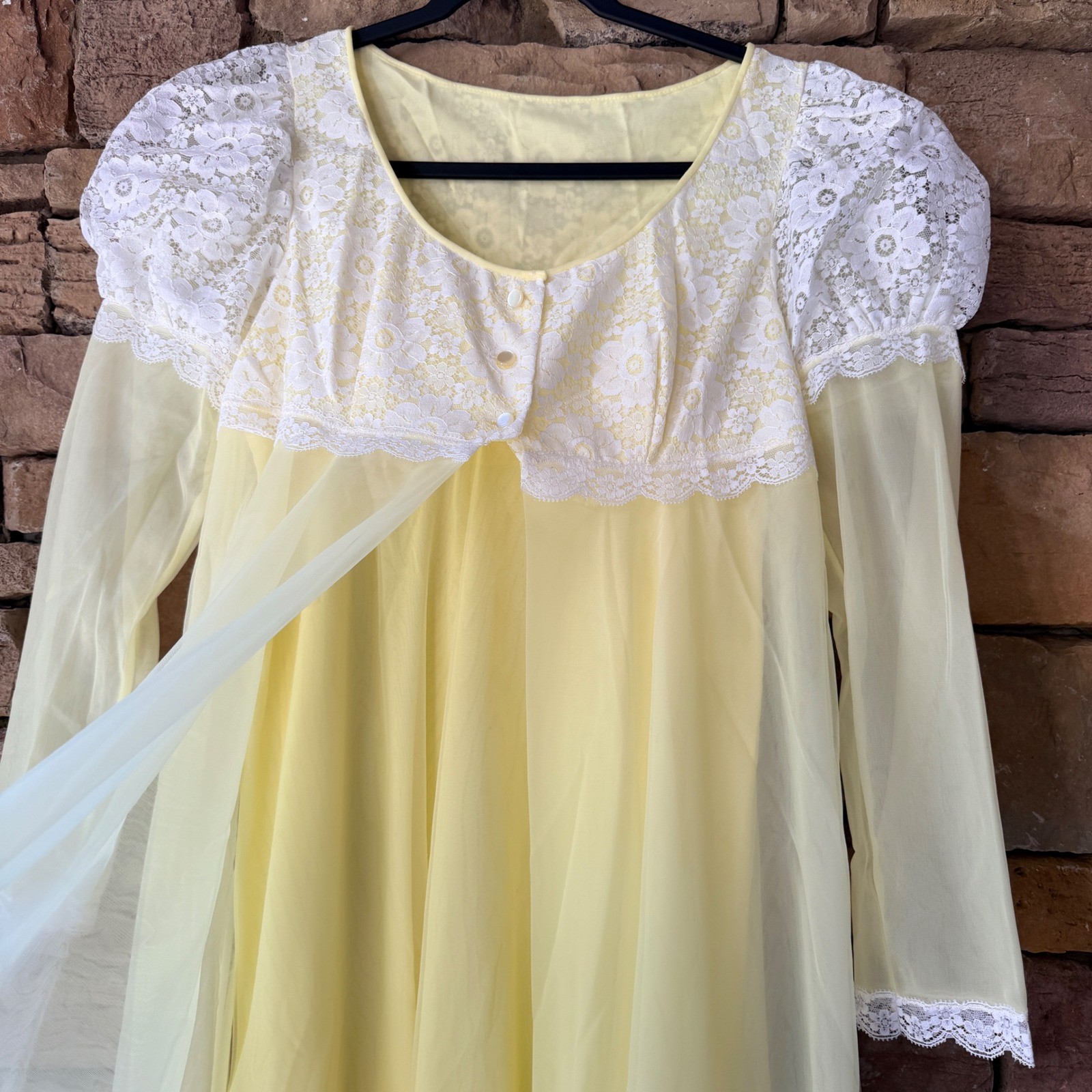 Vintage Warner’s Womens 2PC MAXI Nightgown and Robe Yellow Lace SET Coquette