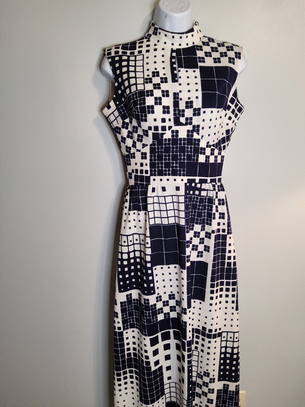 Vintage 1960s Bleeker Street Keyhole Dress Blue White