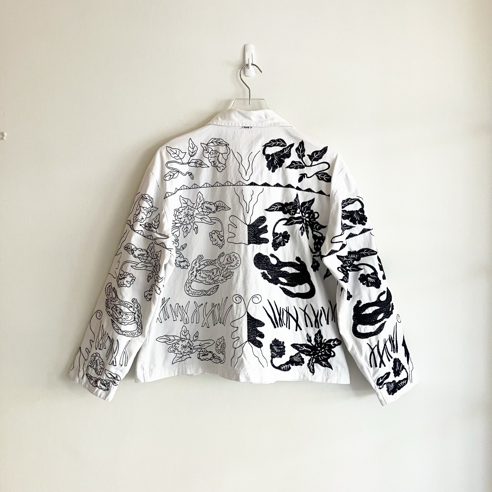 VTG Chicos Design Embroidered Jean Jacket Sz 3 / XL 16 White Denim Black Y2K