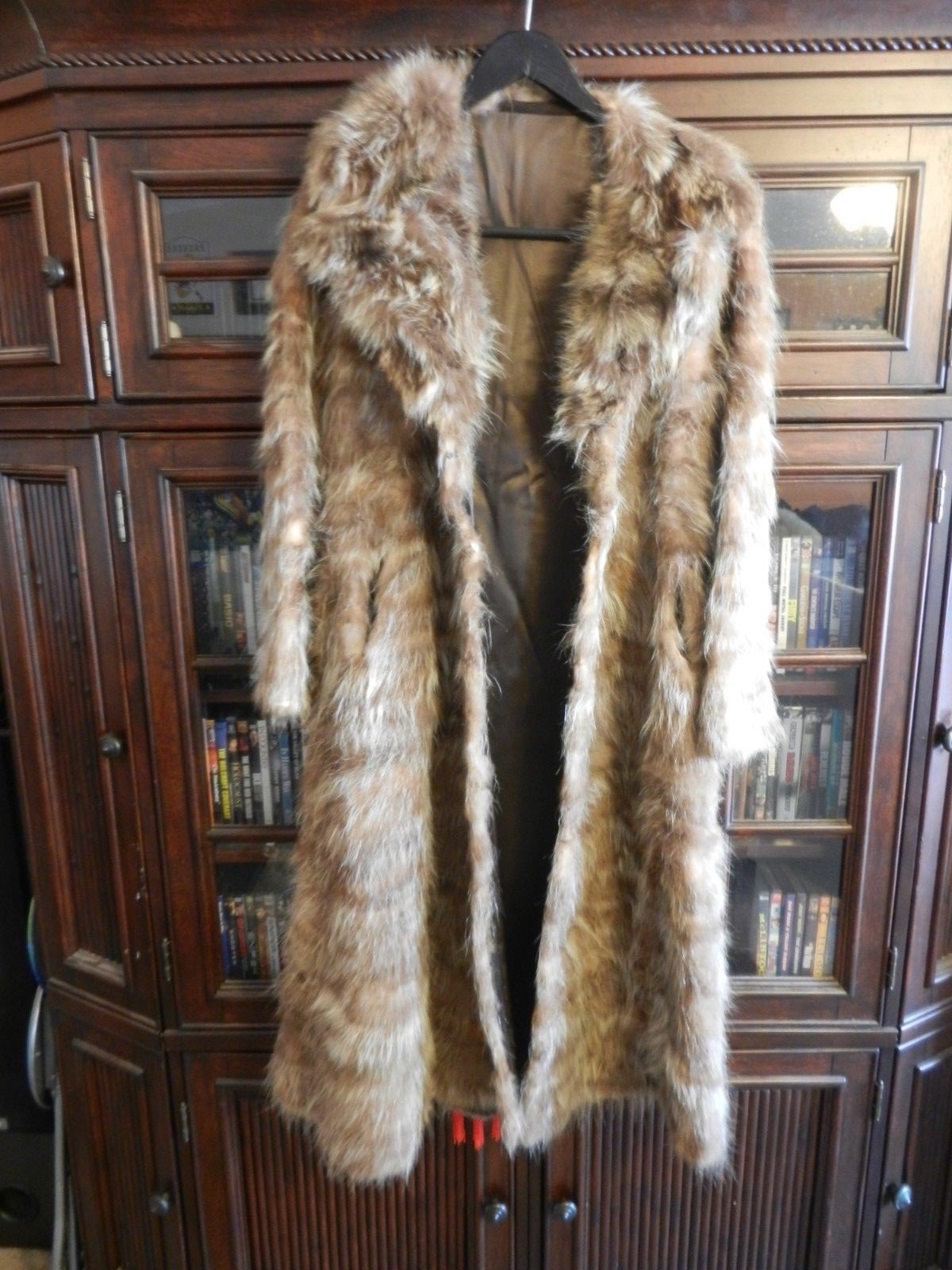 Vintage 1970s Woman’s Long Hair Raccoon Coat 48″ Long Size 10