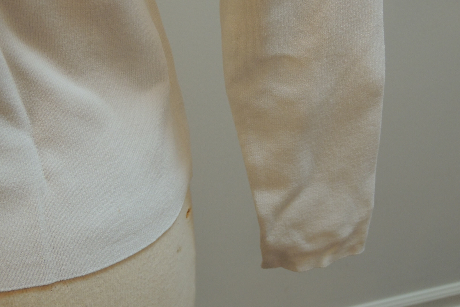VTG 90s LINDA MATTHEWS Cardigan WHITE EMBROIDER RAYON AND NYLON -MEDIUM