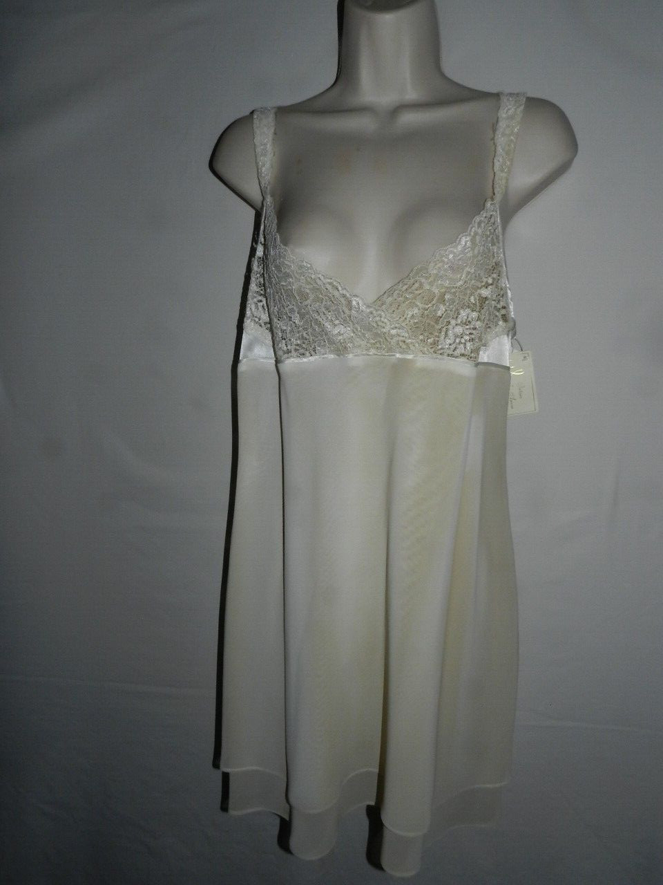 Ivory Medium Set Intimo Amore lingerie 2 pc robe babydoll NWT