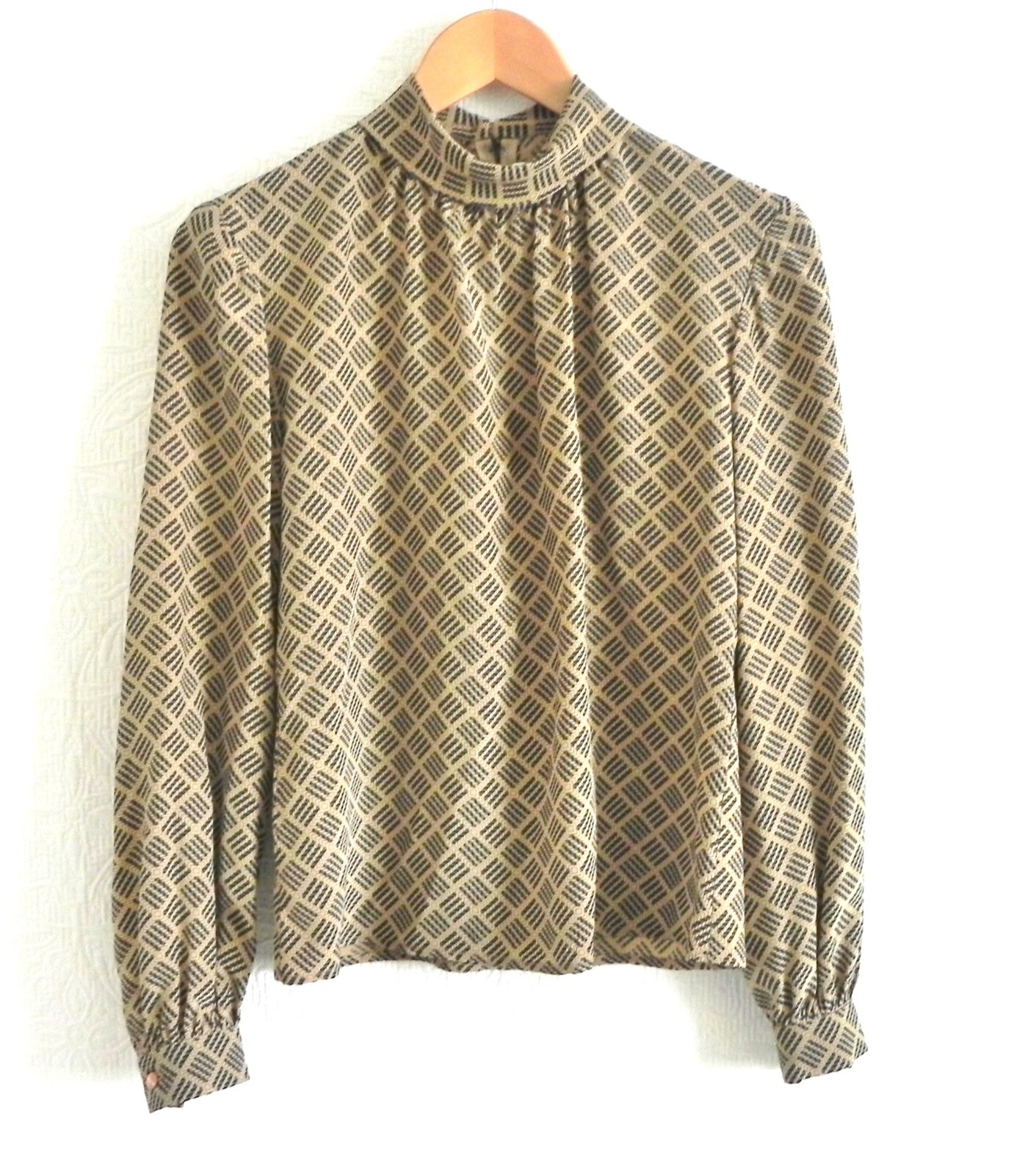 Vtg David Hayes Blouse 100% Silk Long Sleeve High Neck Back Zip Size 4