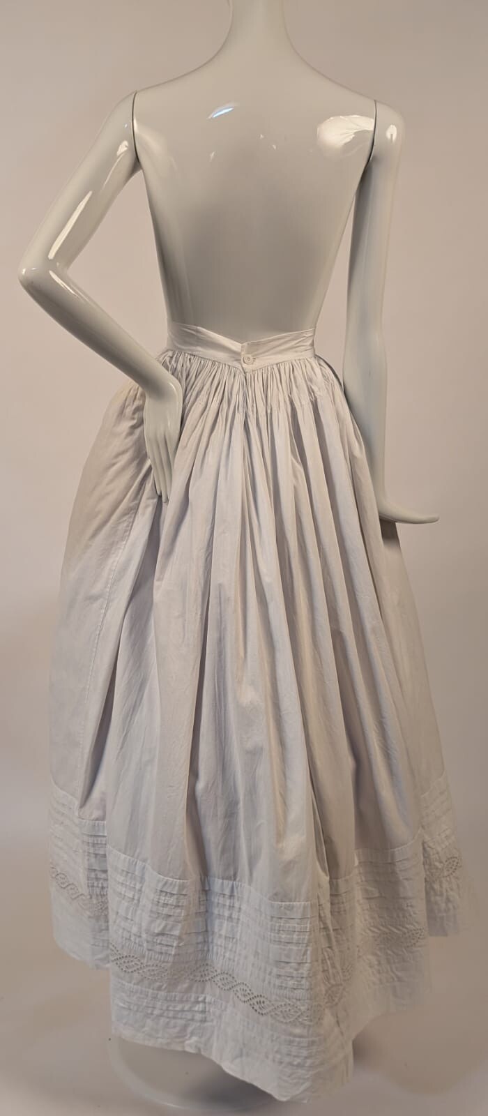 CIVIL WAR 1860’S WHITE COTTON PETTICOAT W EYELET + PLEAT BOTTOM SWEEP
