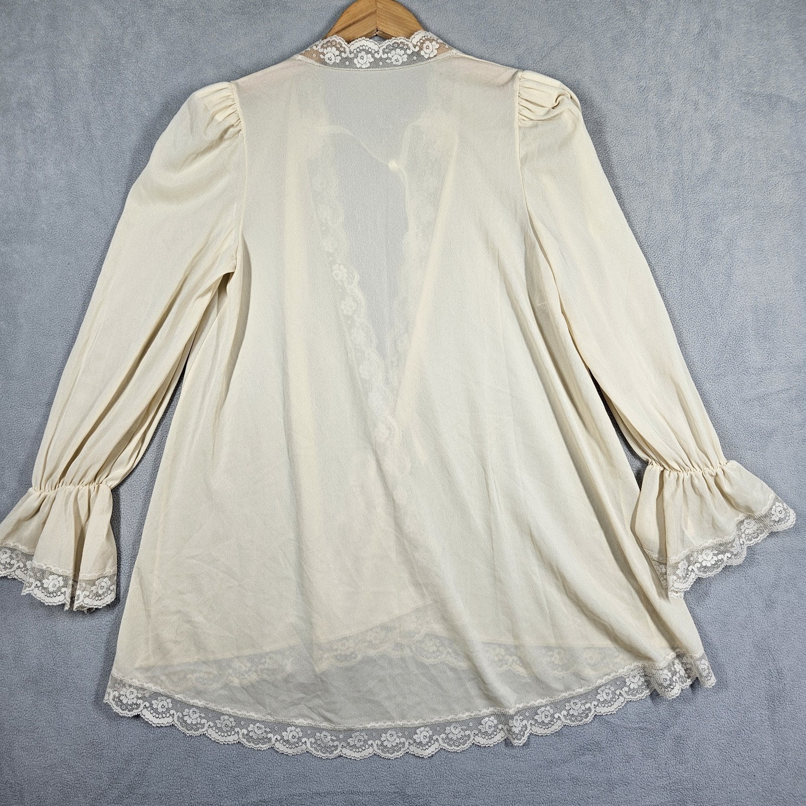 Vintage Short Robe Small Light Beige Dressing Gown Lace Petra Fashions Cottage
