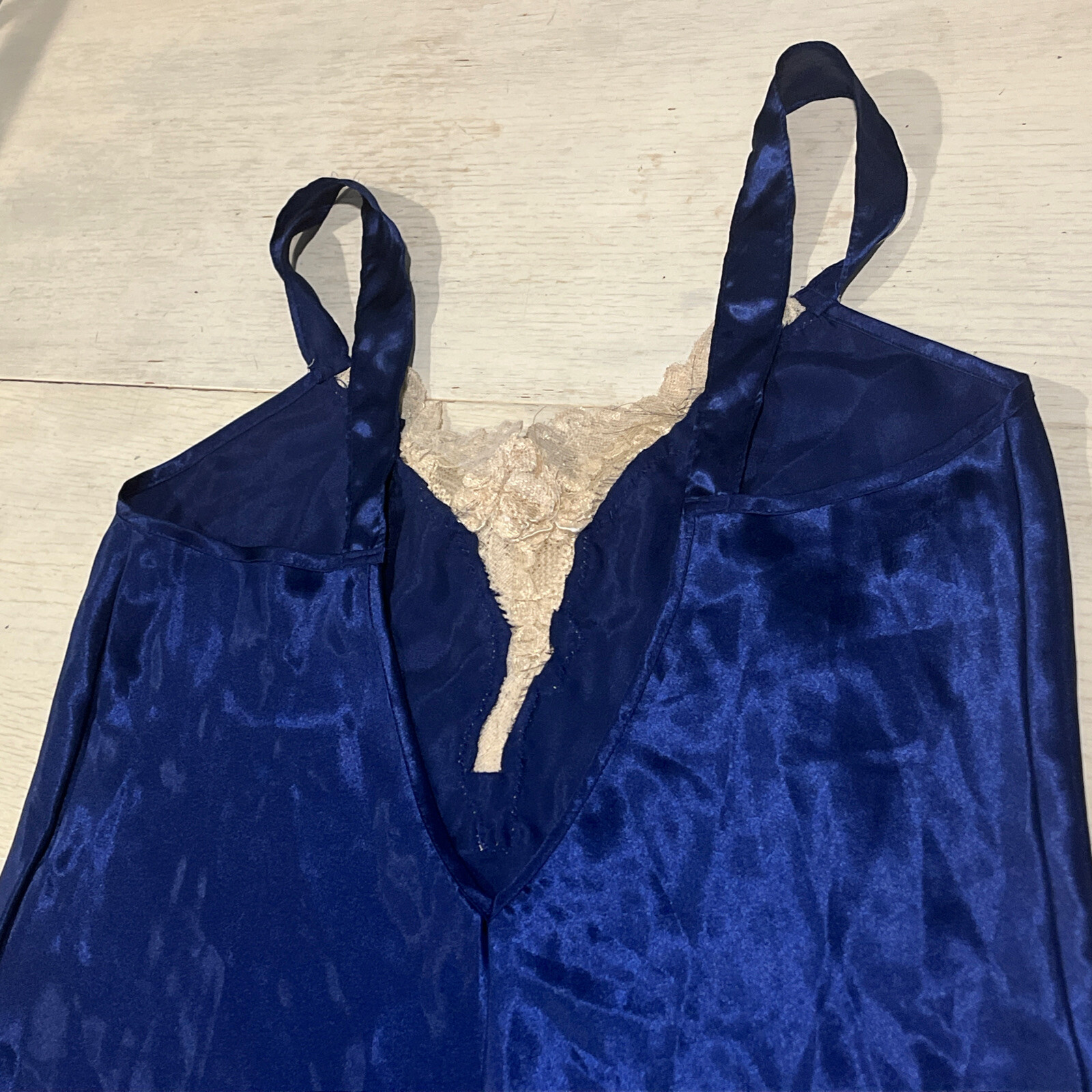 California Dynasty ￼Nightgown Women’s M Sapphire Royal ￼Blue Satin Ivory Lace