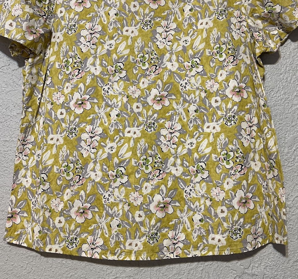 Mod Boutique Sz L Blouse Floral Rear Button Peek A Boo Back Short Sleeve Shirt