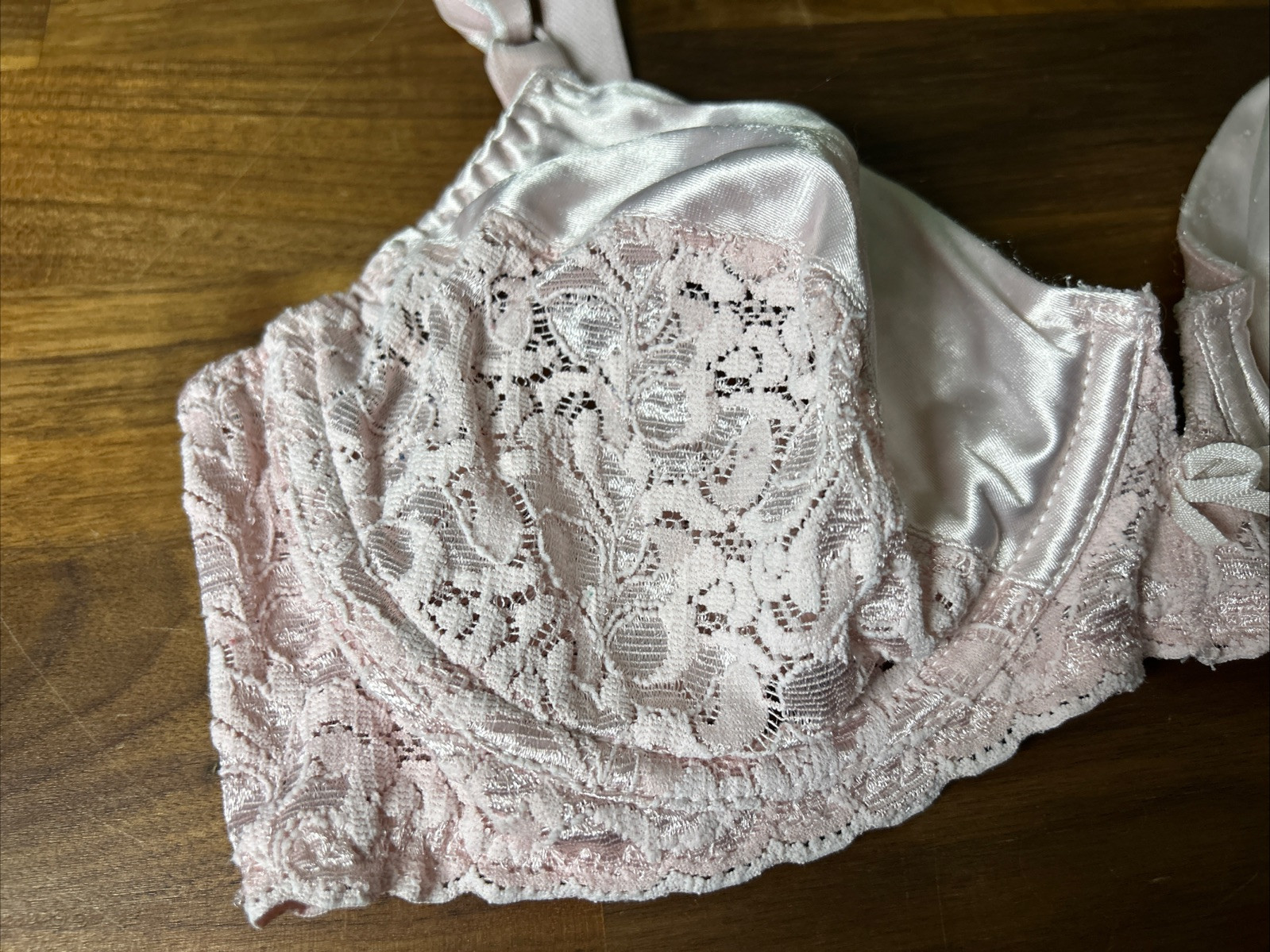 Vtg Maidenform Rendezvous Bra 36C Satin Second Skin Lace Underwire Ice Pink