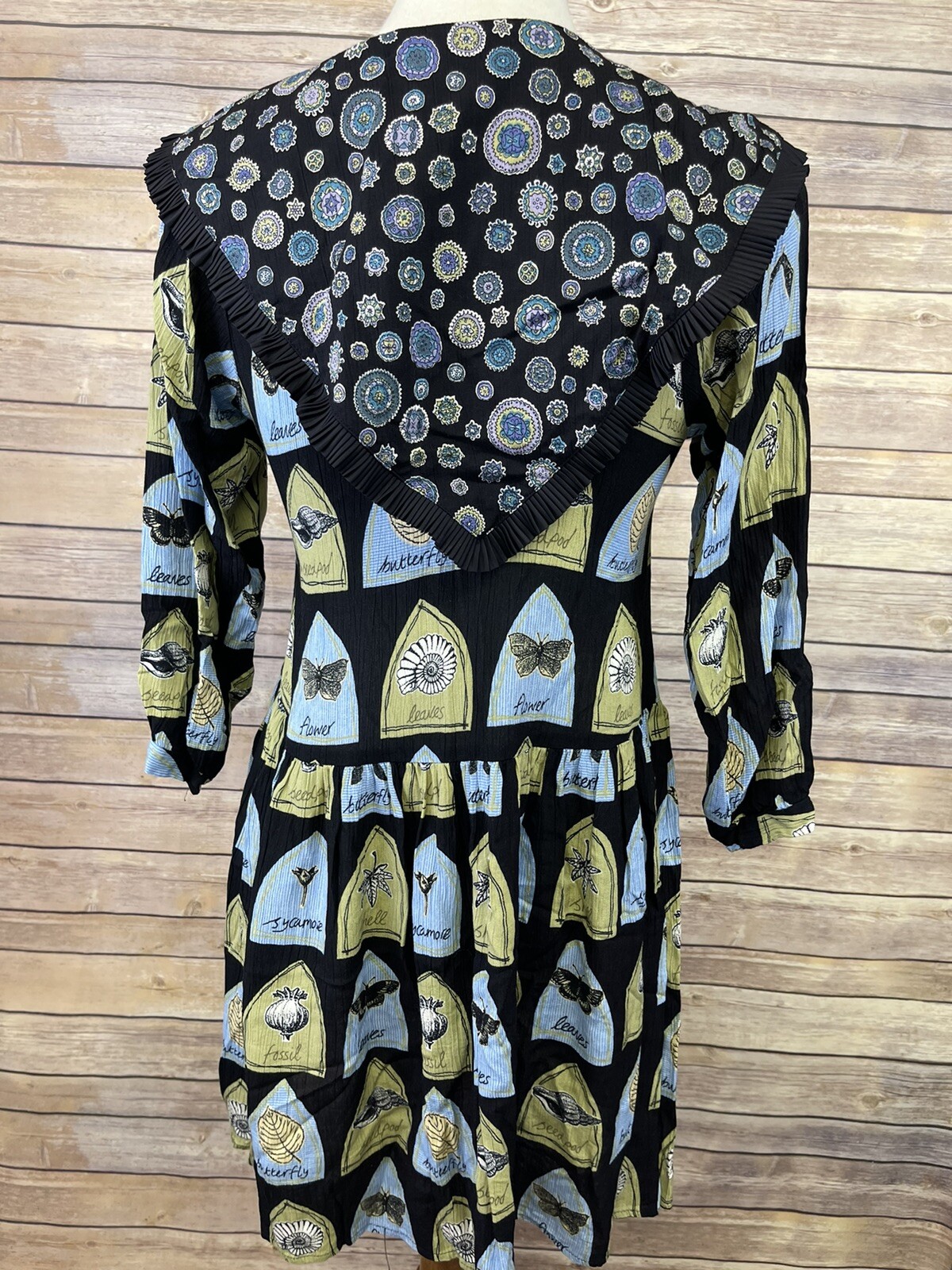 Rococo Vintage Size 8 Dress Button Front Novelty Print Black Blue Plant Seashell
