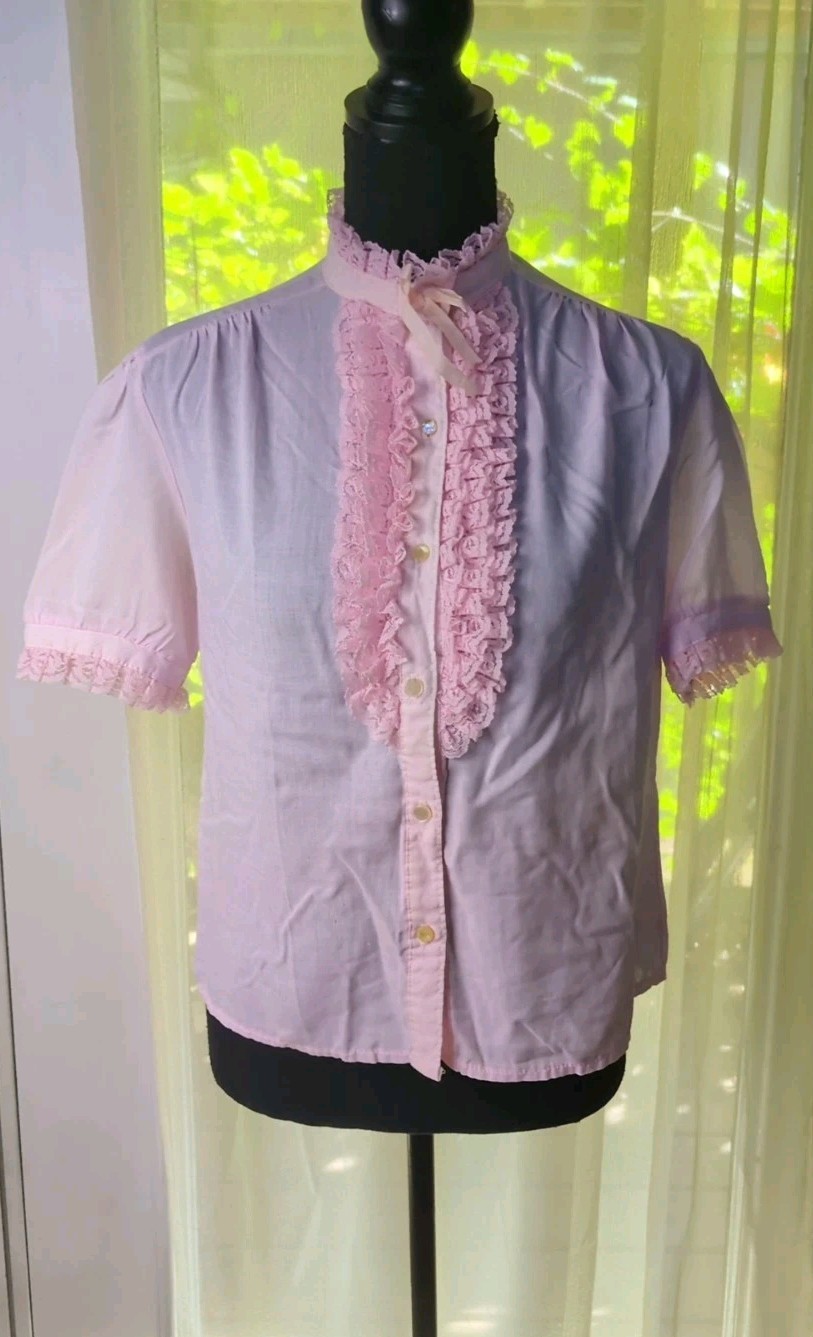 Vintage 80s Pink Button Up Blouse Lace Ruffled Short Sleeve Women’s Small