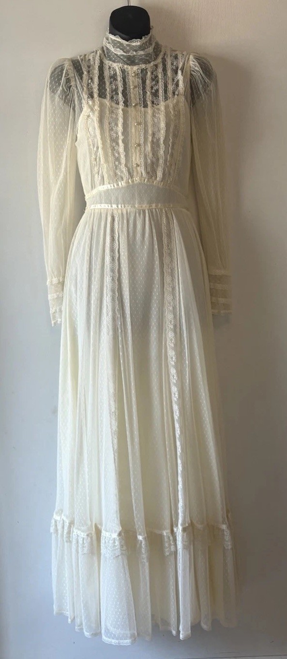 Vtg Swiss Dot Lace Edwardian Prairie Romantic Ivory WEDDING GOWN Handmade