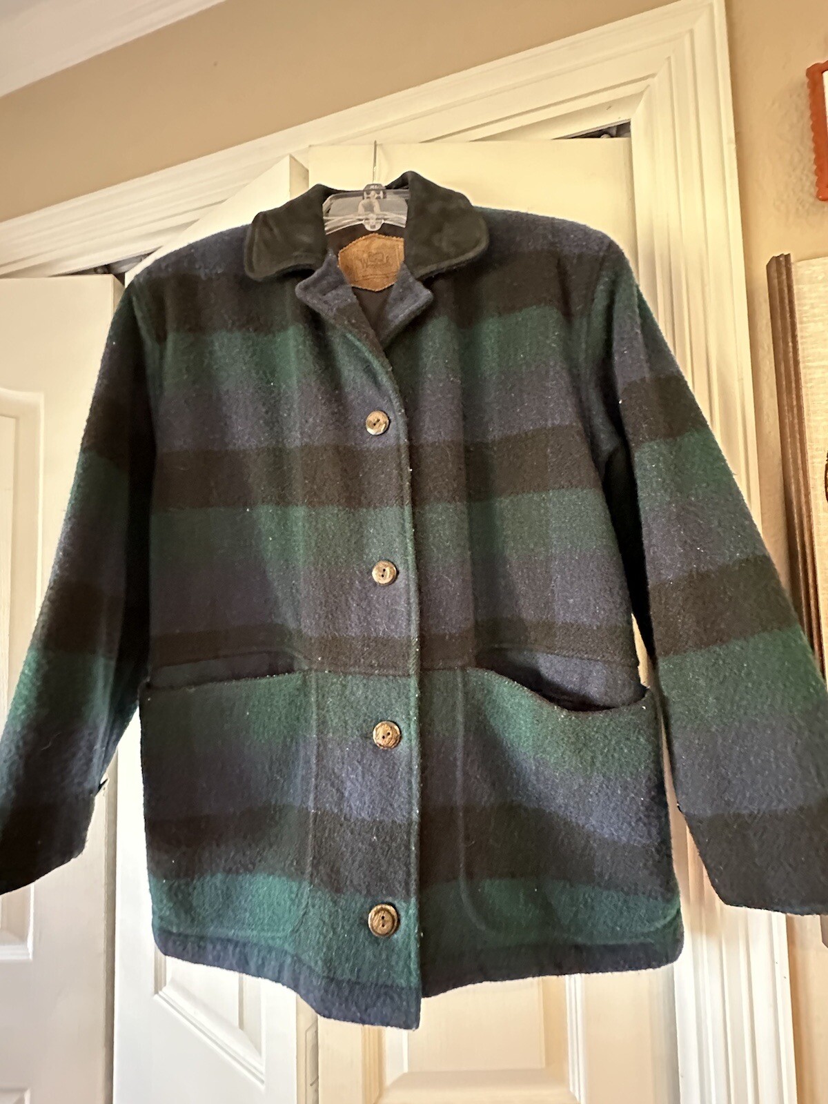 Woolrich Plaid Wool Coat, Leather Trim Size S Large Pockets, USA Vintage Women’s