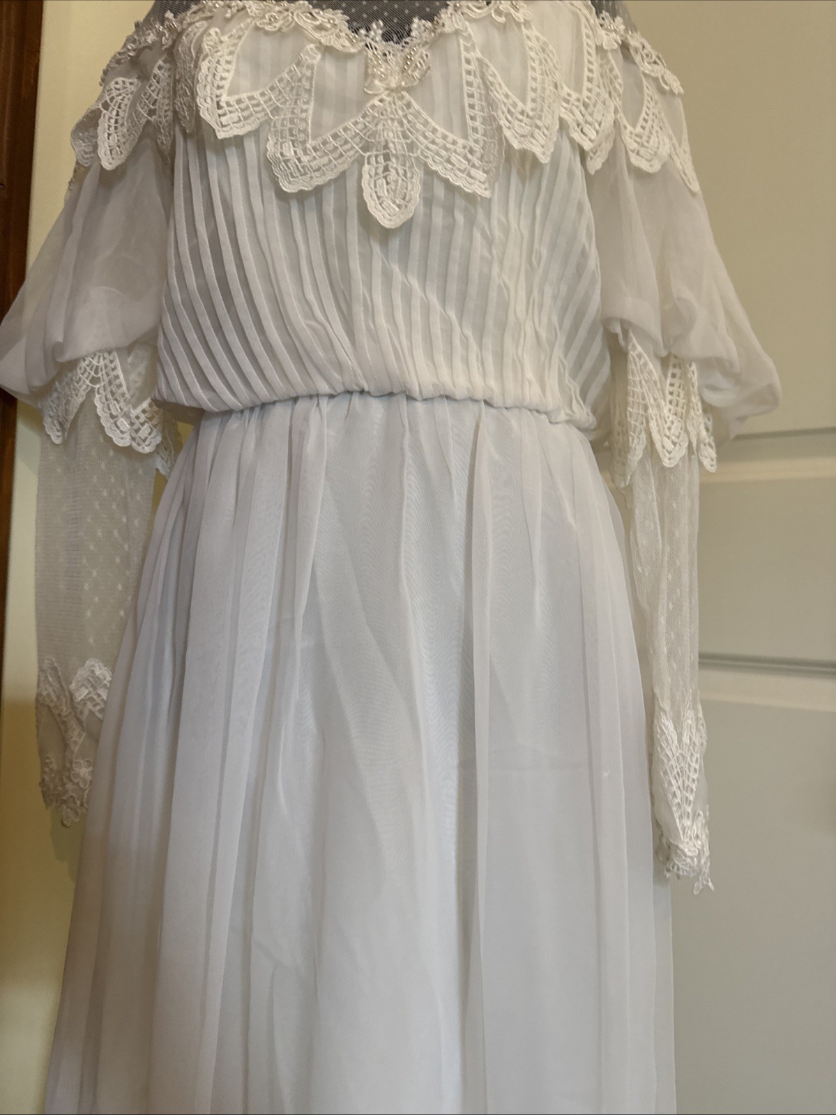Alfred Angelo Vintage 1970’s Victorian Revival Prairie Chic Lace Wedding Dress S