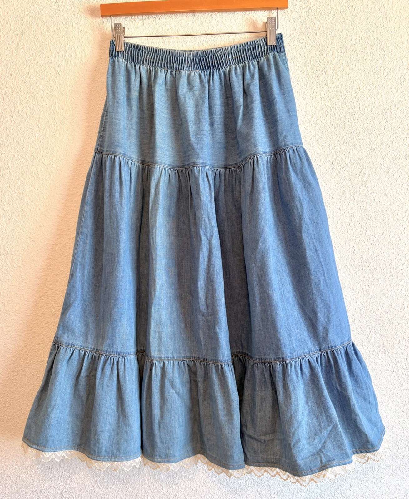80S VTG CHAMBRAY DENIM SKIRT LACE TRIM M Peasant Cottage Boho Western USA MADE