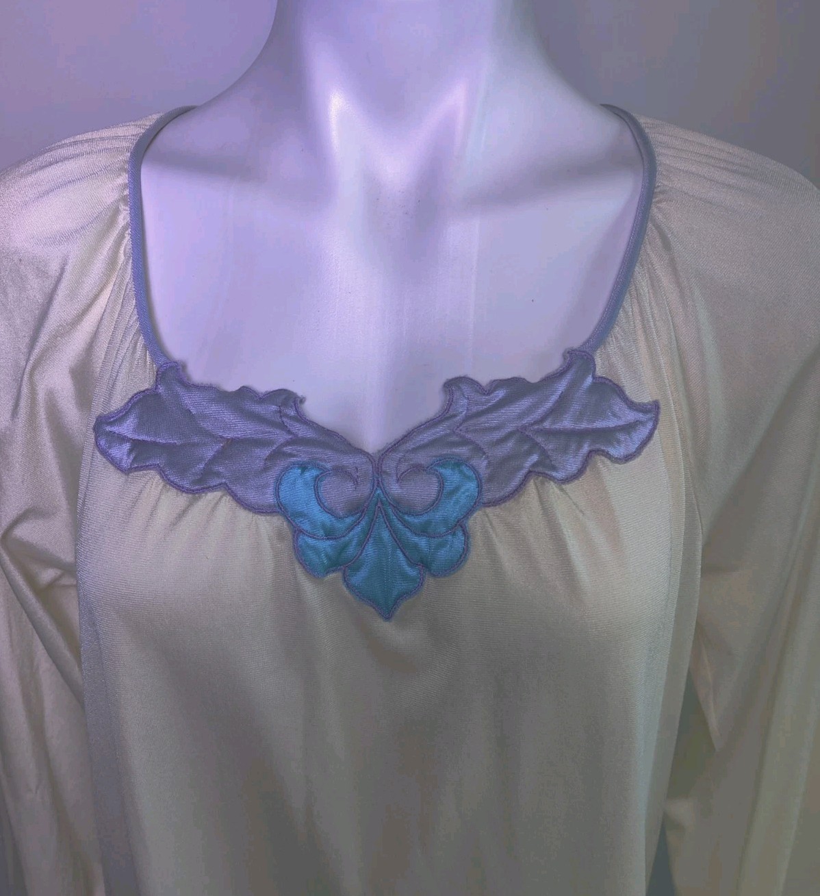 Vintage 1980’s Vanity Fair Nightgown Full Length Nightgown Med Art Deco *Read