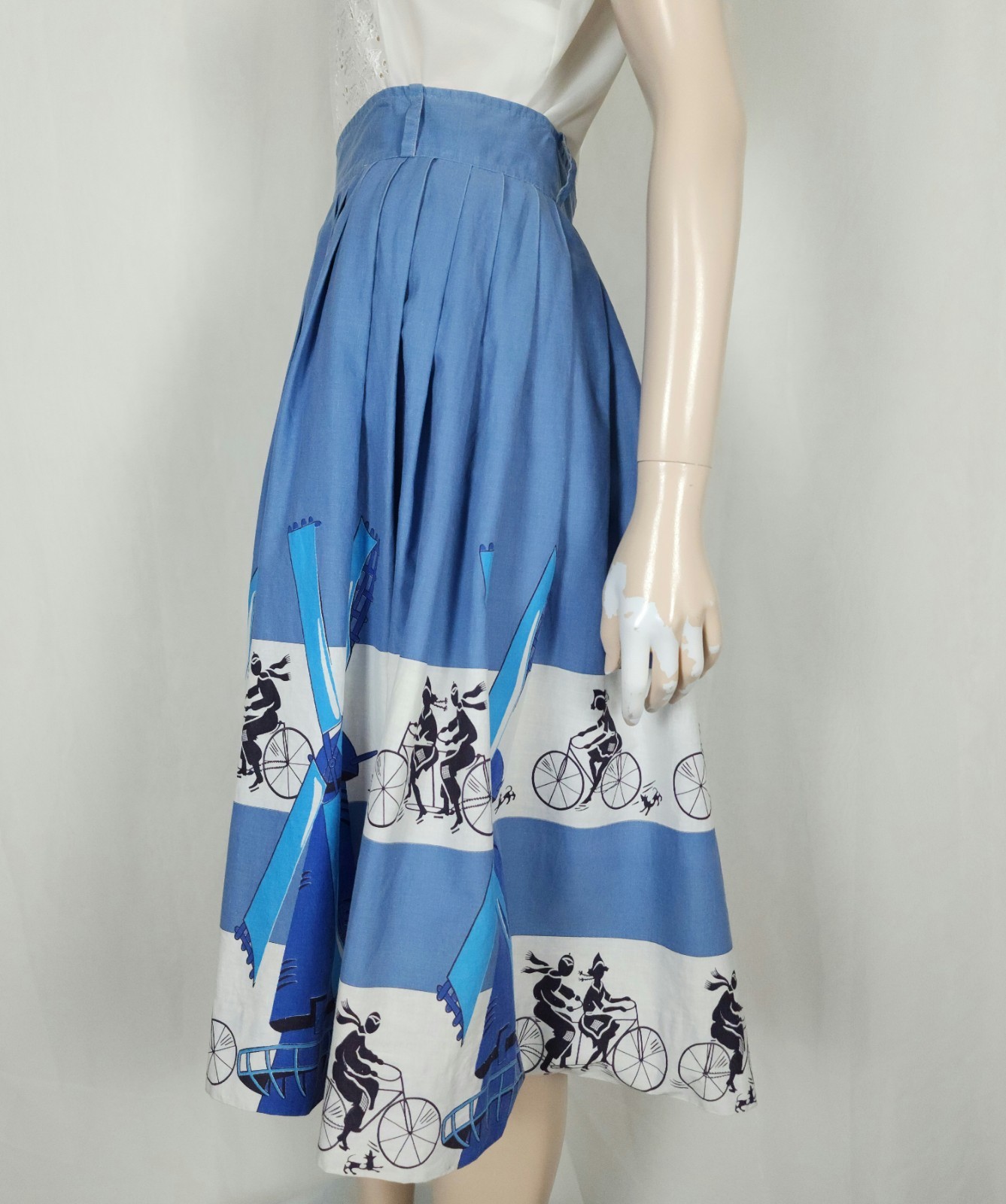 Vtg 1950s Holland windmill bicycle couple novelty print cotton skirt S