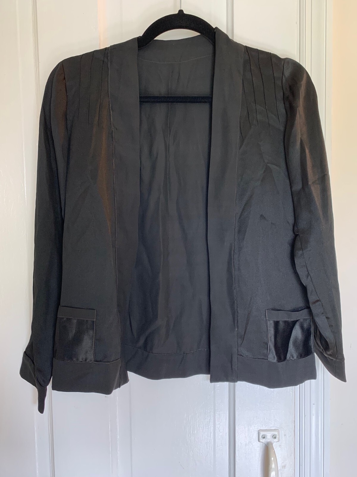 Vintage 1930s shiny black silk crepe ladies jacket