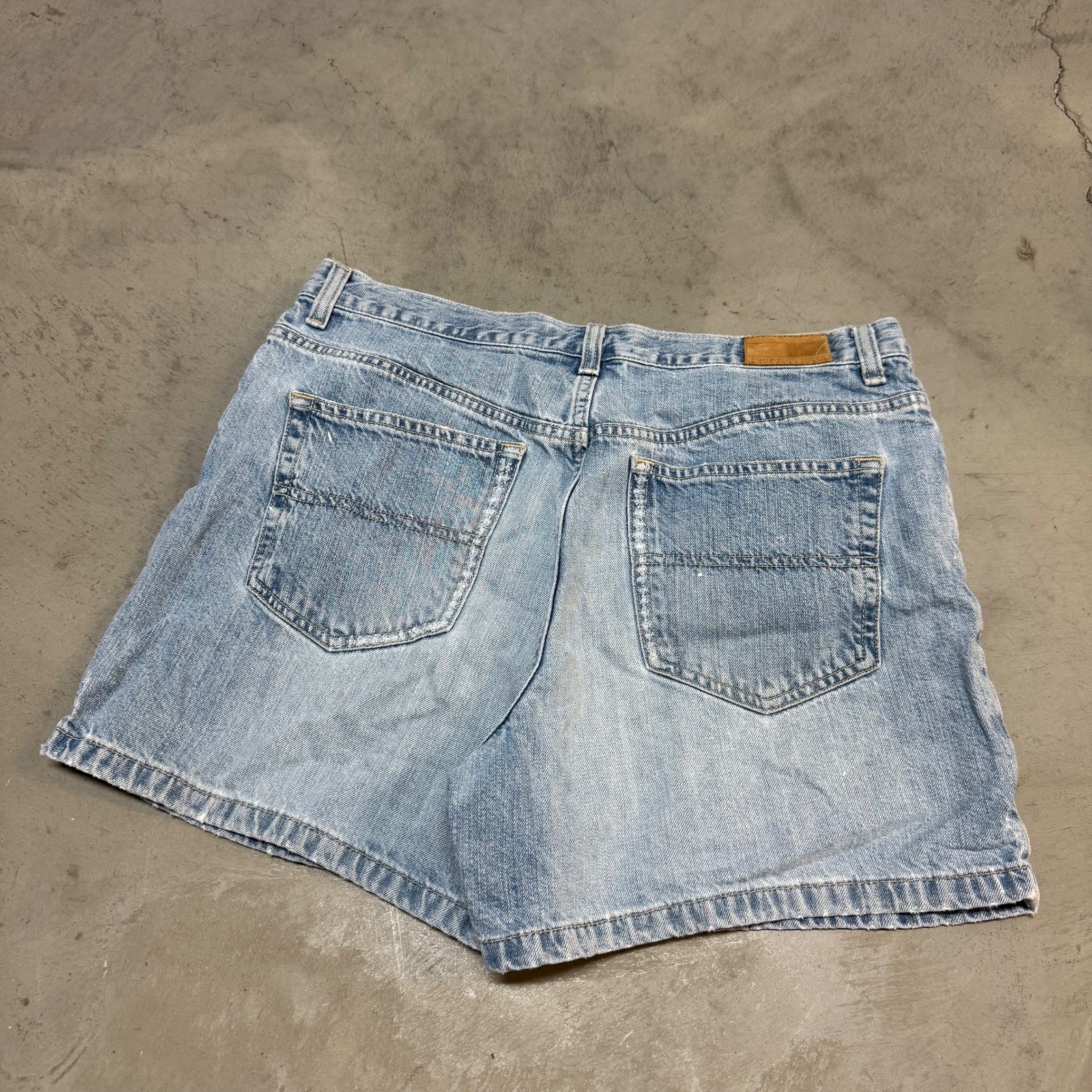 Vintage y2k Women’s Faded Light Wash Tommy Hilfiger Jean Shorts