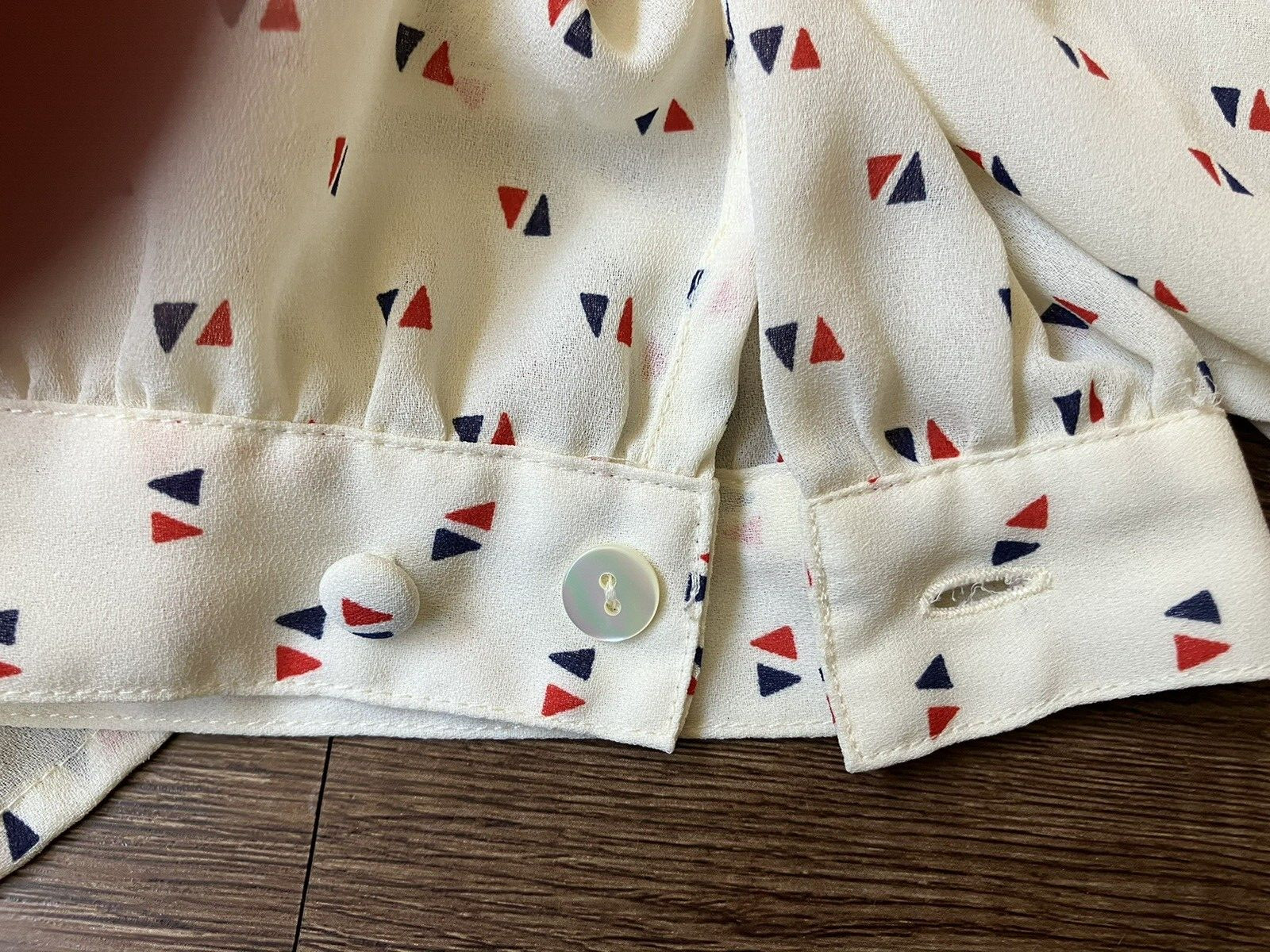 Vintage ’80s Laura & Jayne Short Sleeve Button Down Blouse Sheer Geometric Large