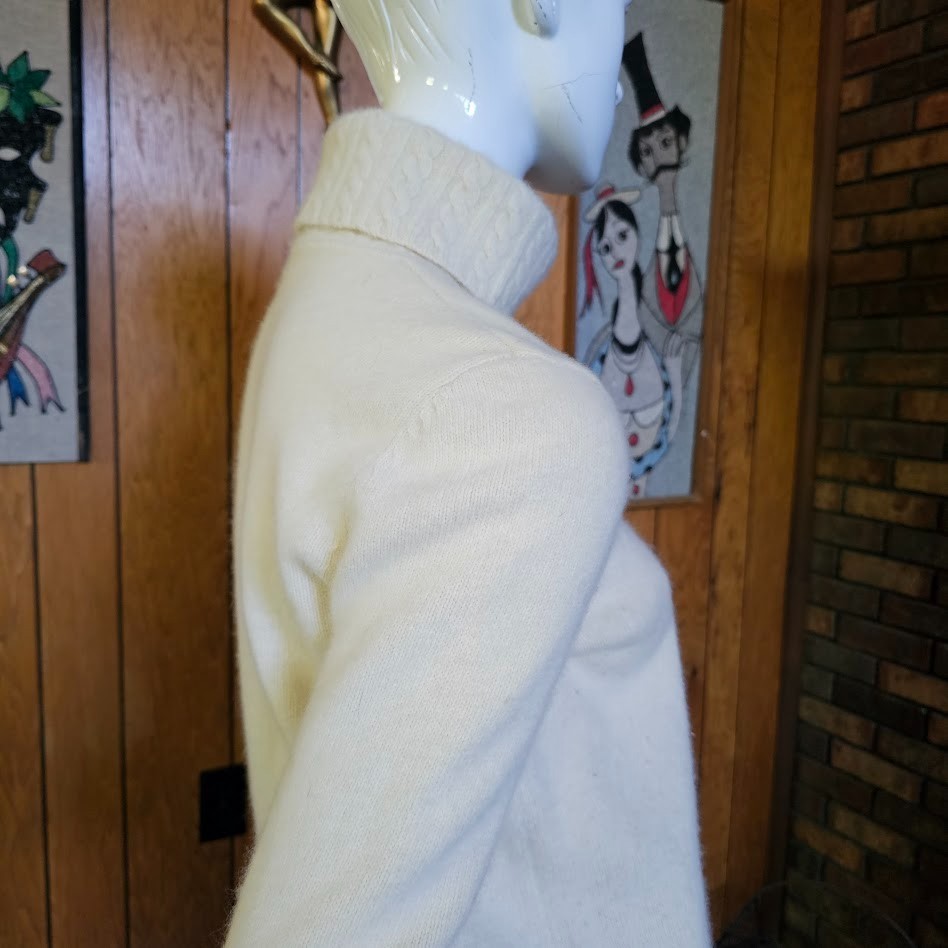 Vintage 90s Preppy Ralph Lauren Merino Cashmere Rabbit Hair Cable Knit Sweater M
