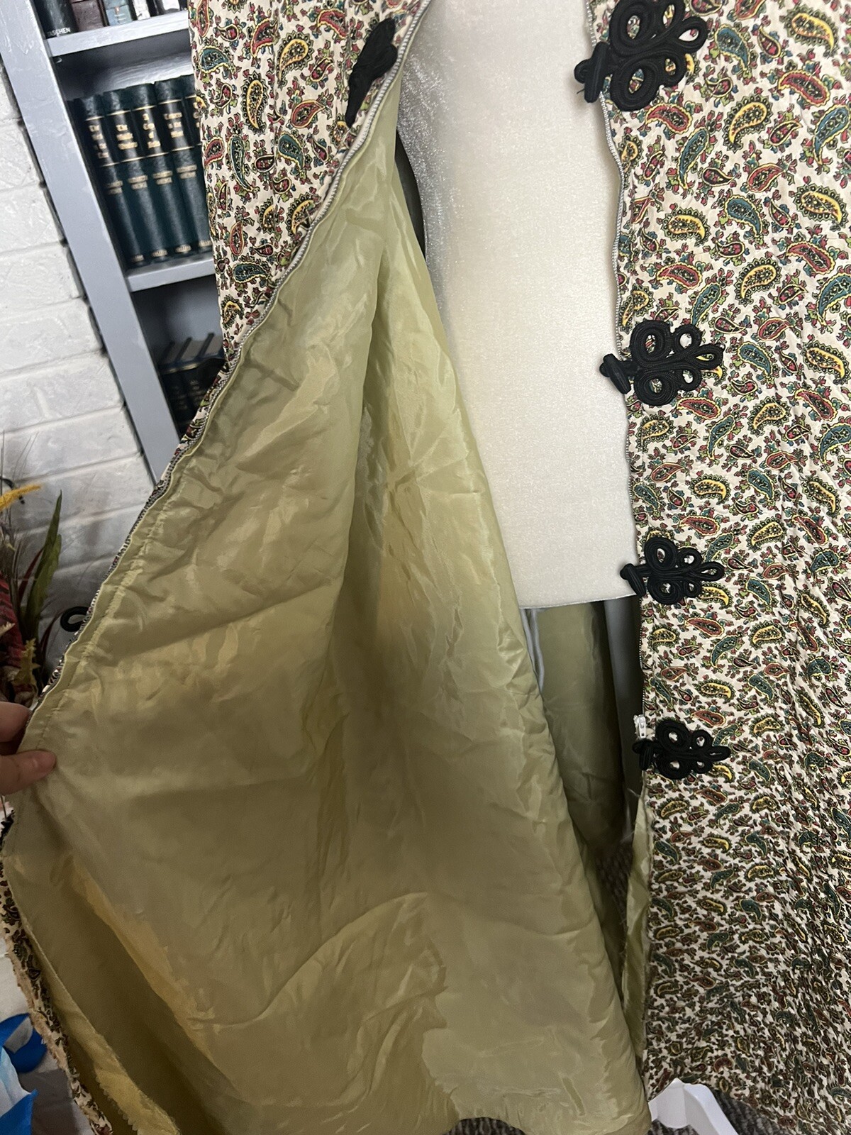 Beautiful Vintage Opera Cape Paisley Pale Green Hand Sewn