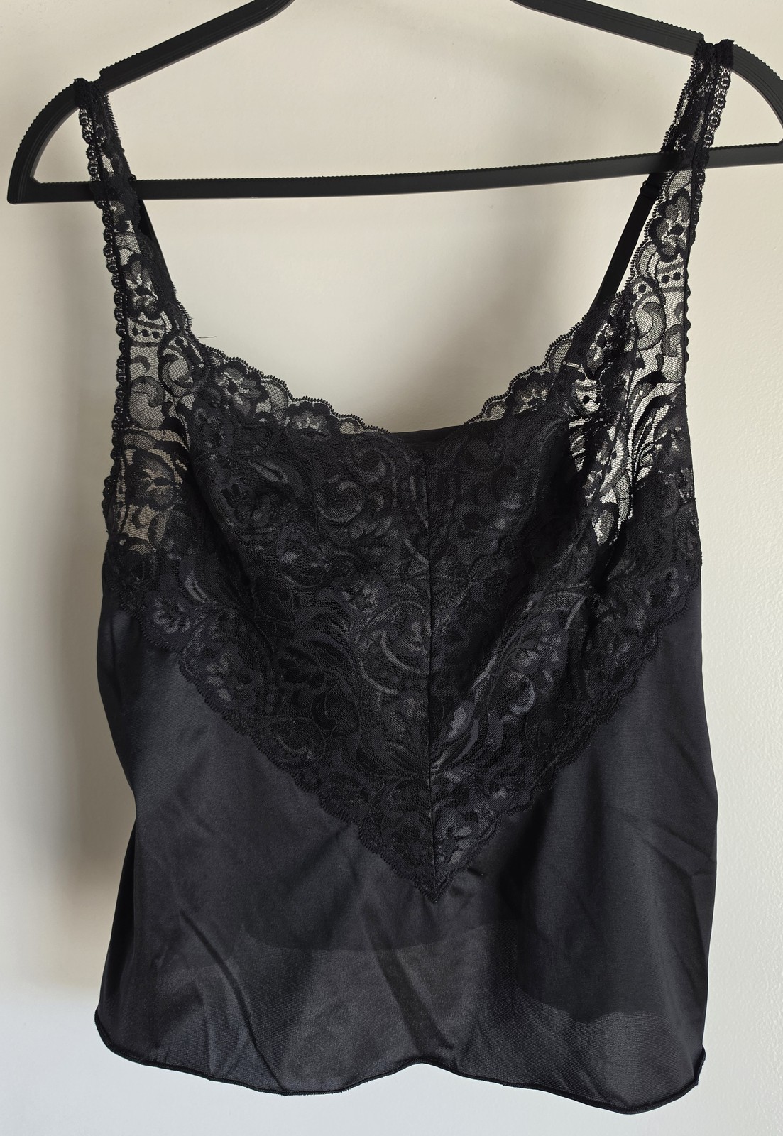 VTG Vanity Fair Camisole Size 38/44 Black Sleeveless Scoop Neck Tank Top Slip