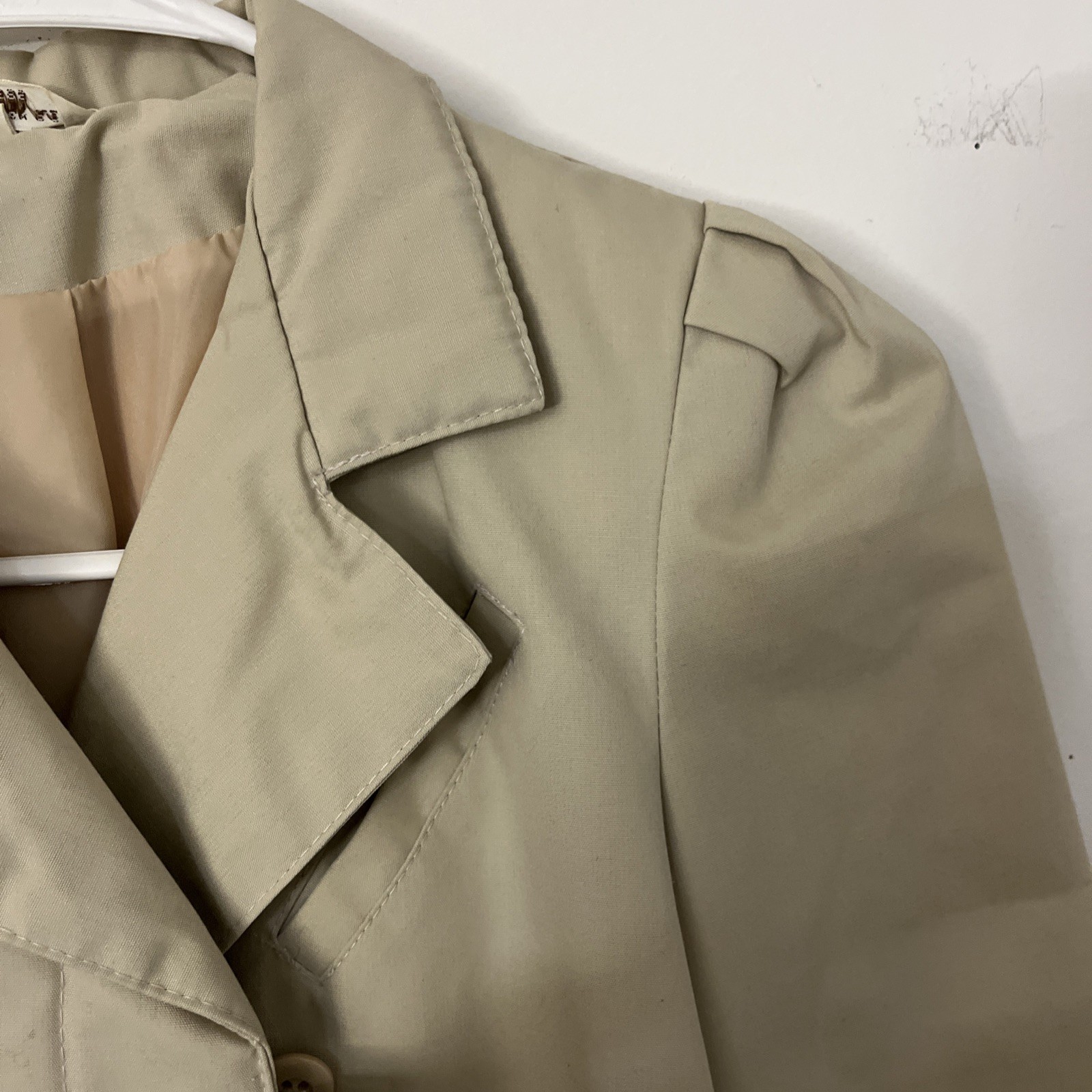 Vintage Woman’s Trench Coat belted Light weight. Very Nice Soft Fabric