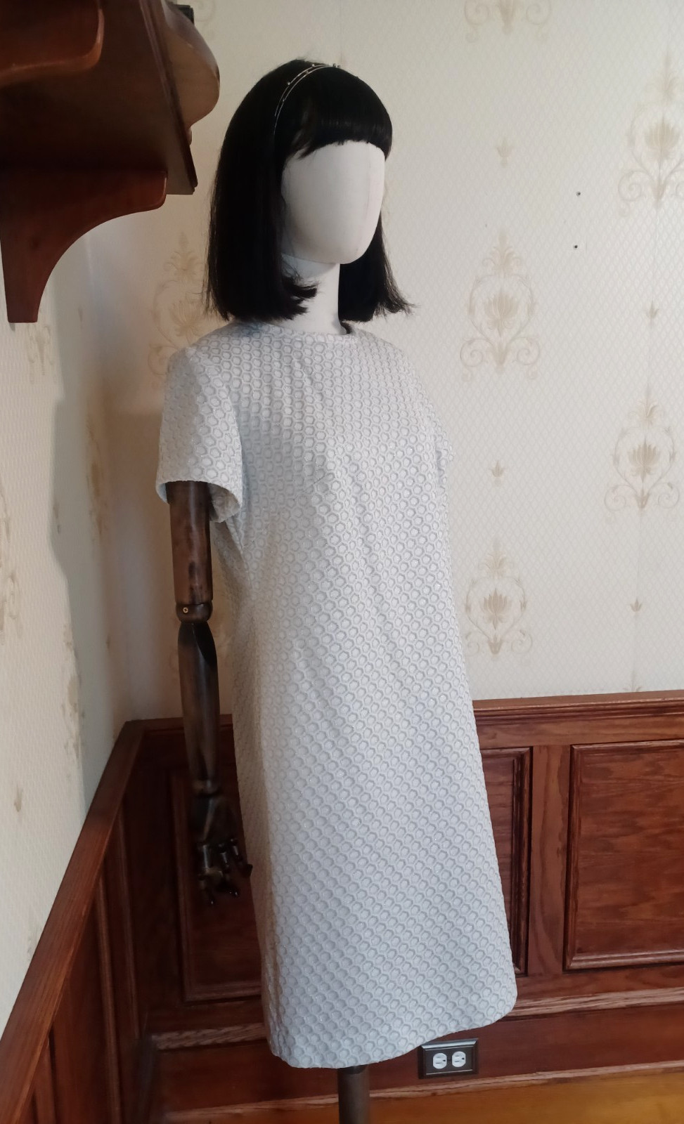 Vintage 1960s Mary Roberts Mod/Space Age Metallic Silver Lurex Honeycomb Dress